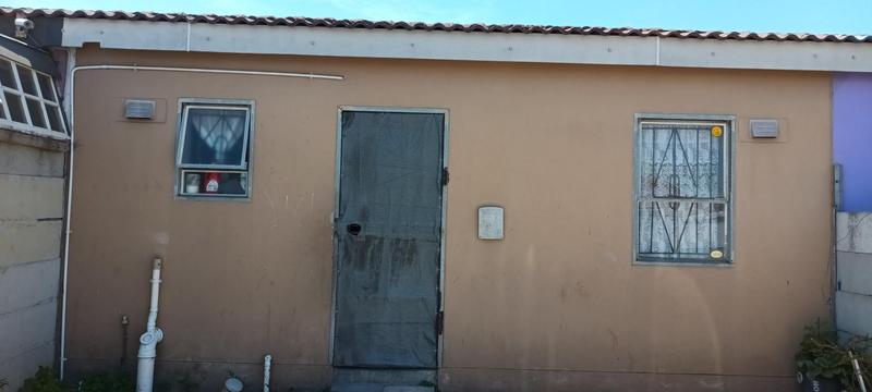 2 Bedroom Property for Sale in Pelikan Park Western Cape